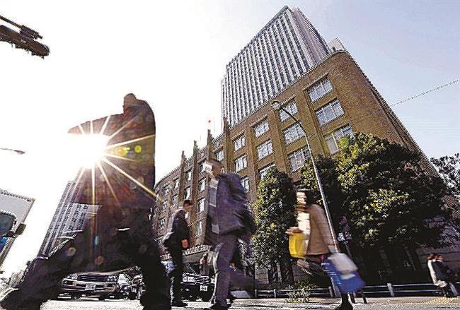 全国の公立図書館などに異例の文書を出した文部科学省＝東京・霞が関（資料）