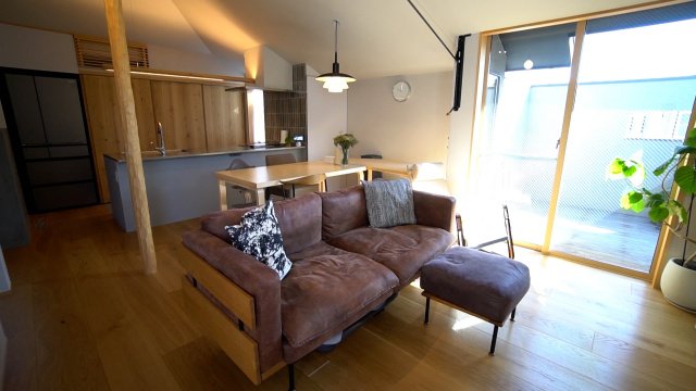 5日放送『となりのスゴイ家』=東京都杉並区宅のLDK(C)BSテレ東