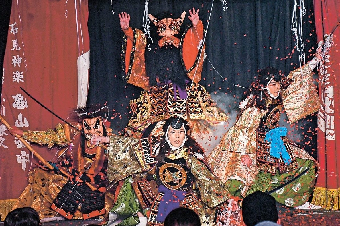 結成25年、伝統と挑戦の舞 浜田・石見神楽亀山社中 特別公演、「大