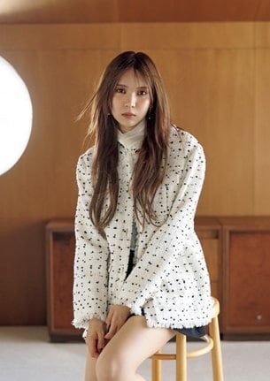 5日発売『andGIRL』秋号に登場する小林由依