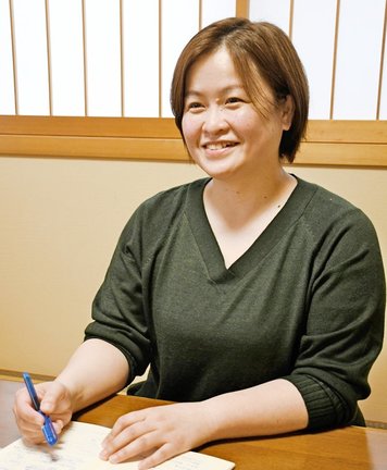 「家族の伴走者になりたい」と話す山上育子さん＝出雲市内