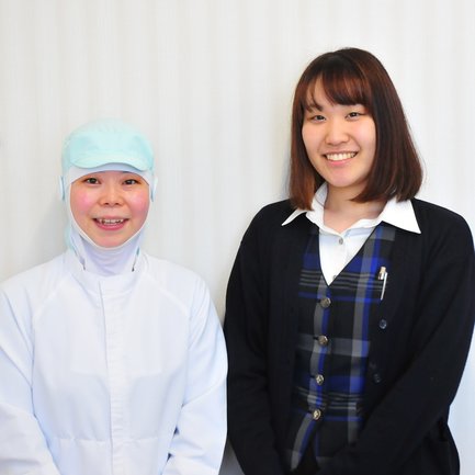 安食ゆかりさん(左)と遠藤静さん(右)