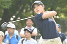 ６アンダーで首位タイの大西葵＝大山平原ゴルフクラブ