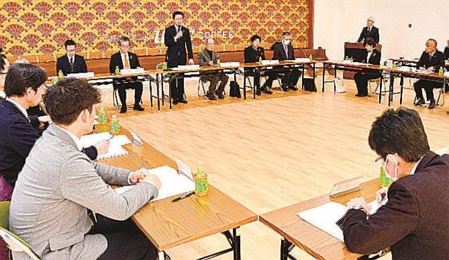 大会日程について協議する関係者＝米子市皆生温泉３丁目、市観光センター