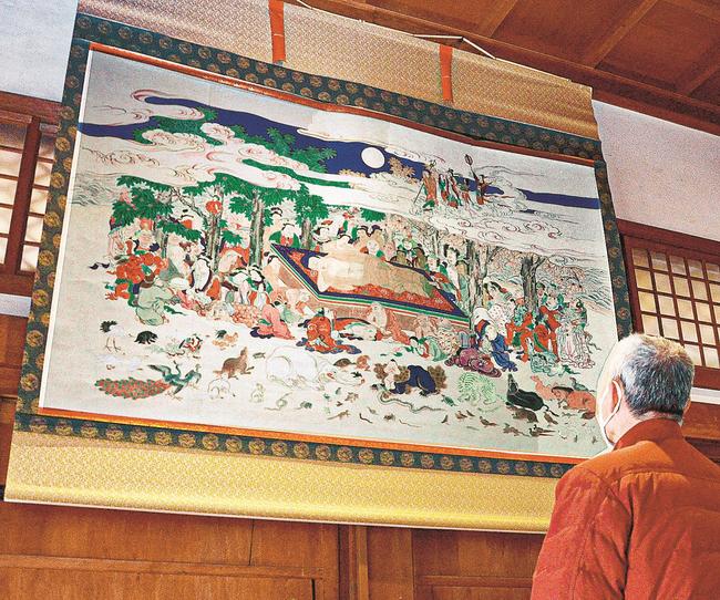 特別公開された一畑薬師の「涅槃図」＝出雲市小境町、一畑薬師