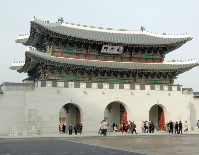 復元された光化門＝韓国・ソウル、２０１１年撮影