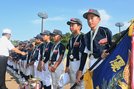 ２連覇を果たし閉会式で優勝メダルを首から下げる大田東ナイン＝松江市上乃木１０丁目、市営野球場