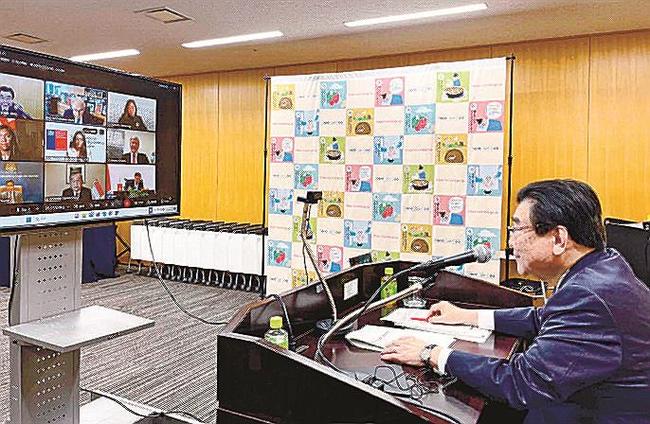 オンライン形式のＴＰＰ閣僚会合に出席する後藤茂之経済再生担当相。参加１１カ国が英国の加盟に合意した＝３月３１日（政府提供）