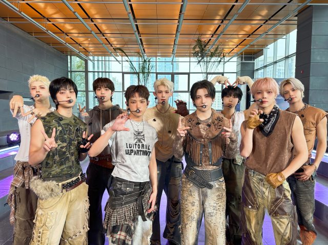 『with MUSIC』に出演する&TEAM(C)日本テレビ