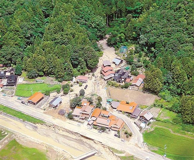 ２０１３年７月に島根県津和野町高峯で発生した土石流（島根県砂防課提供）　