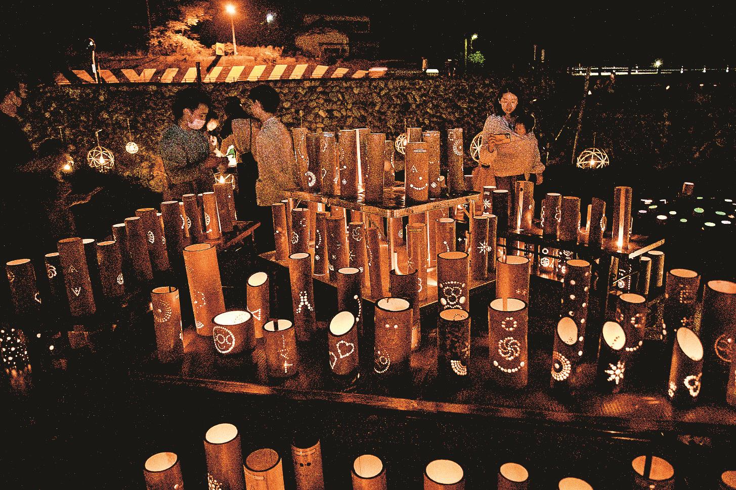 地域の絆 照らす光 竹灯籠1500個 益田で灯火祭 | 山陰中央新報デジタル