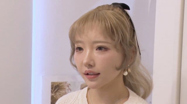 12回の整形を経験したヒトミさん／『秘密のママ園2』#6より（C）AbemaTV Inc.