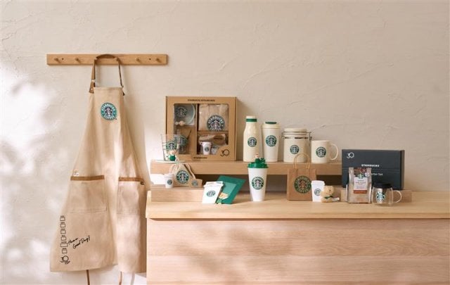 スタバ日本上陸30周年記念で懐かしの初代ロゴ復刻のボトルやマグが登場