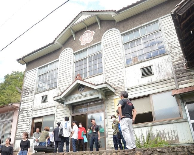 改修が決まった旧美又信用購買販売組合事務所＝浜田市金城町追原
