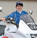 女性白バイ隊員が増えることも願う渡辺彩巡査長＝浜田市高佐町