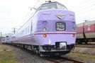 スーパーやくも色に塗装された３８１系車両＝出雲市東神西町、後藤総合車両所出雲支所