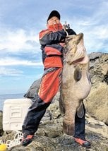 日本海最大級！？巨大クエ 122センチ、27．5キロ 海士で釣り上げ