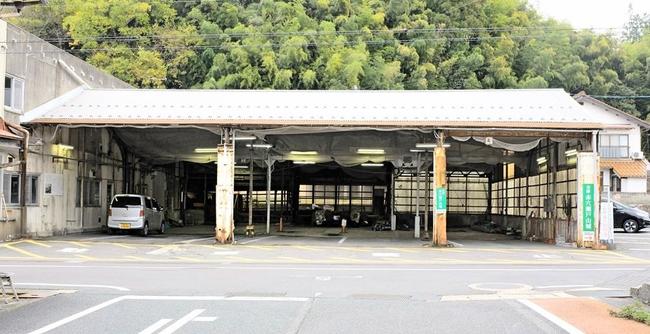 旧国鉄バス赤名駅＝島根県飯南町下赤名（飯南町教育委員会提供）