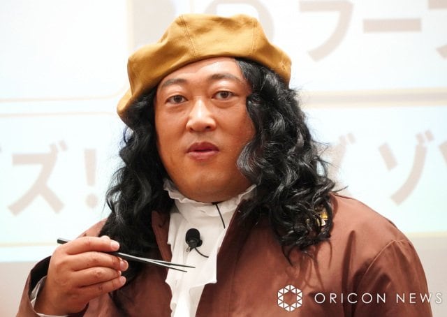 ジョイフル『2025年秋冬 新グランドメニュー＆新TV-CM大発表会』に登壇したロバート・秋山竜次 （C）ORICON NewS inc.