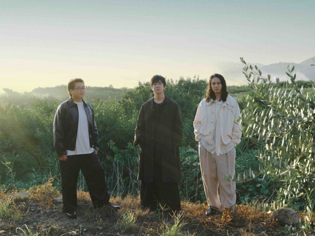 活動再開を発表したレミオロメン(左から)前田啓介(ベース)、藤巻亮太(ボーカル&ギター)、神宮司治(ドラム)