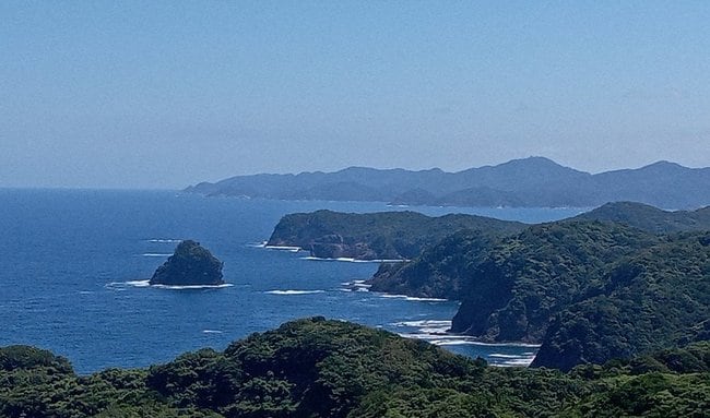 多古鼻から望む島根半島＝松江市島根町多古