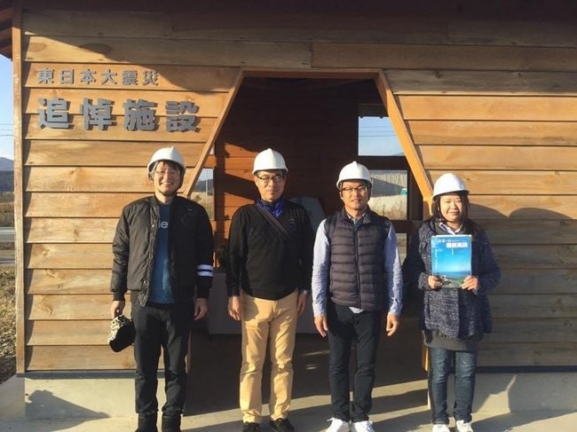 松江市から岩手県陸前高田市に出向した武田芳治さん（右から２人目）