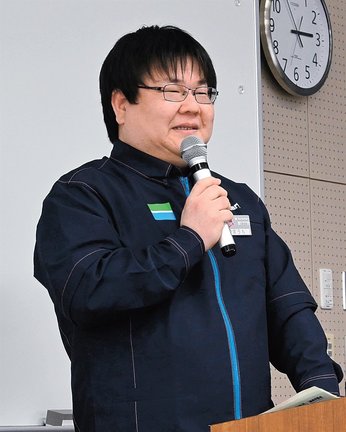 特殊詐欺の被害防止の大切さを話す山内剛さん＝松江市西川津町、島根大学