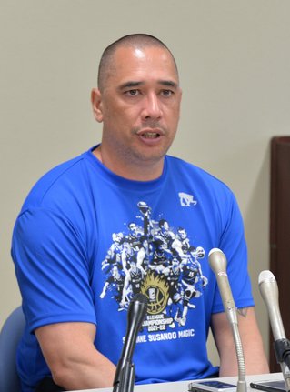 チャンピオンシップへの意気込みを語る島根スサノオマジックのポール・ヘナレ監督＝鹿島総合体育館