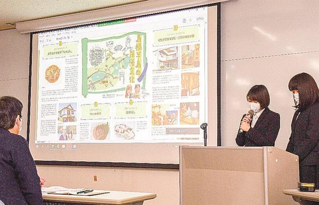 取り組みを発表する学生
