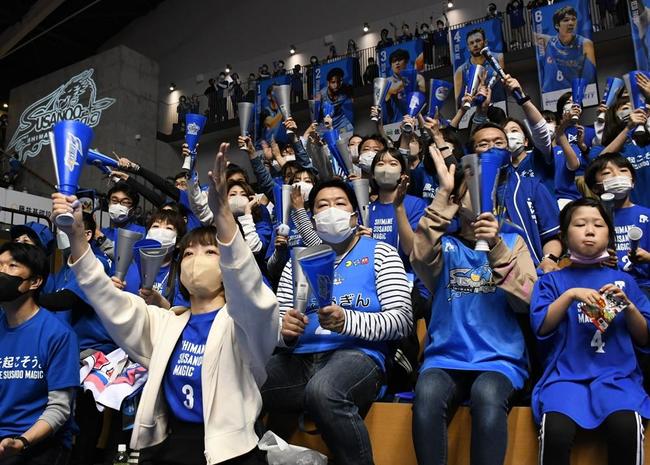 島根スサノオマジック創設以来最多となる４２６０人のファンが詰めかけた４月29日の広島ドラゴンフライズ戦。ＣＳでは熱い声援でチームを盛り上げたい＝松江市総合体育館