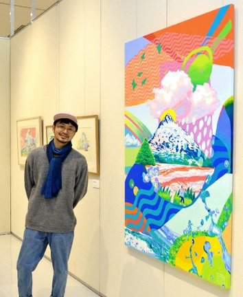 アクリル画「雲わく庭から」を紹介する朝倉弘平さん＝米子市中町、市美術館