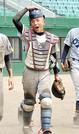 全国大会の試合中、チームメートに声を掛ける岩谷翔太さん＝広島県呉市