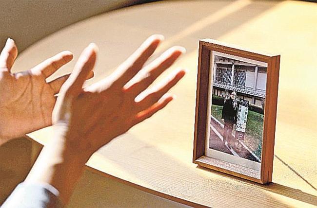 取材に応じる赤木雅子さん＝１１日、神戸市