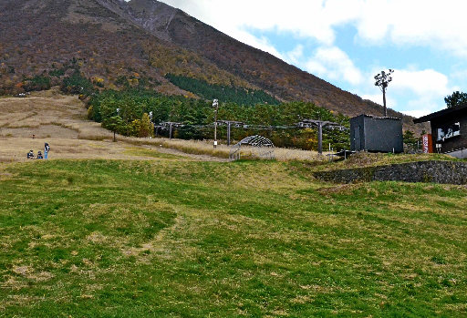 3季ぶりに営業する桝水高原スキー場=鳥取県伯耆町大内