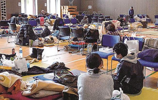 石川県七尾市矢田郷地区の避難所＝６日午後１時４４分