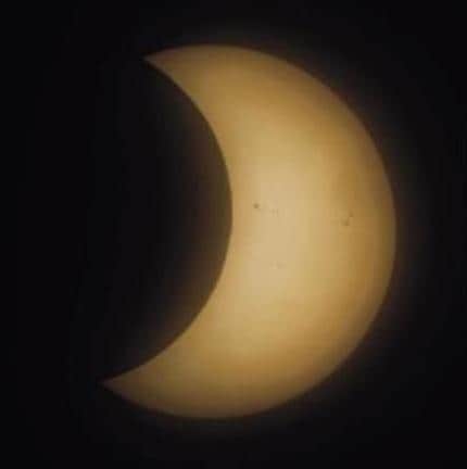 太陽の直径の５４％が欠けたところ。今回の日食では、最大でこの程度欠ける＝２０１２年５月２１日、三瓶自然館サヒメルの天文台で撮影（さつえい）