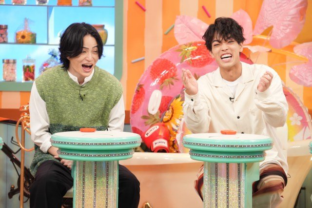 11日放送『言われてみたら確かに気になる！今すぐ調べて！ウンチクん』に出演するtimelesz（左から）菊池風磨、原嘉孝 （C）ytv