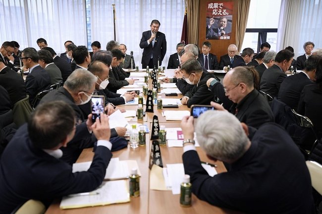 自民党本部で開かれた全国幹事長会議。参院幹部は合区解消を「参院における最重要課題」と位置付けた＝３月８日、東京・永田町