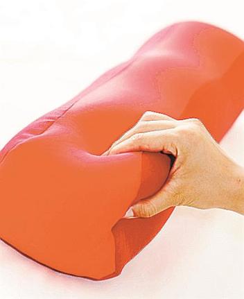 ビーチの「王様の足枕」