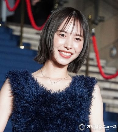 美背中あらわなドレス姿で登場した井桁弘恵 (C)ORICON NewS inc.