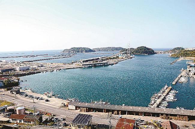 水産都市・浜田市を支える浜田漁港。市長選、市議選で船内の不在者投票を悪用した不正が発覚し、制度の信頼が揺らぐ=浜田市内