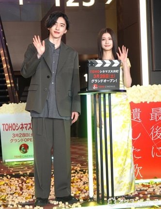 映画『君が最後に遺した歌』オープニングイベントに登壇した(左から)道枝駿佑、生見愛瑠 (C)ORICON NewS inc.