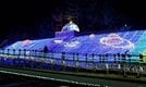 試験点灯された「鳥取砂丘イリュージョン２０２３」＝鳥取市福部町湯山、鳥取砂丘駐車場周辺