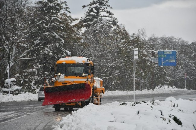 作業を終えた除雪車=鳥取県大山町大山