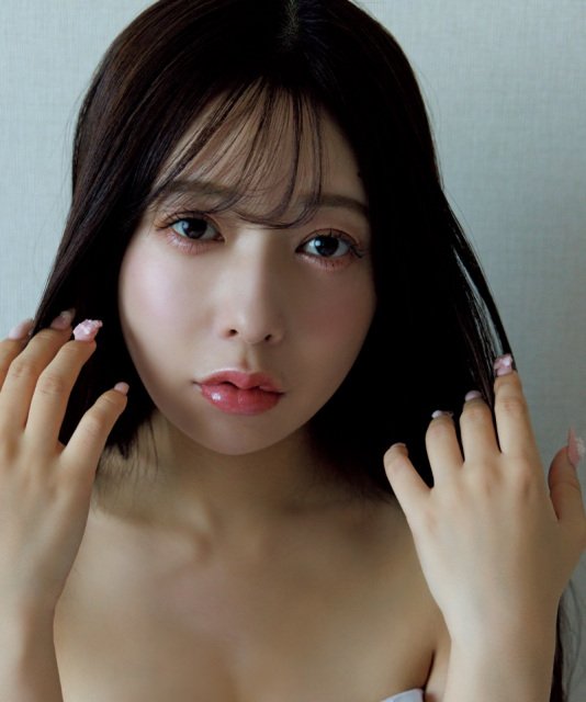 元・乃木坂46斉藤優里、トップライバーに 胸元あらわに色香あふれる姿