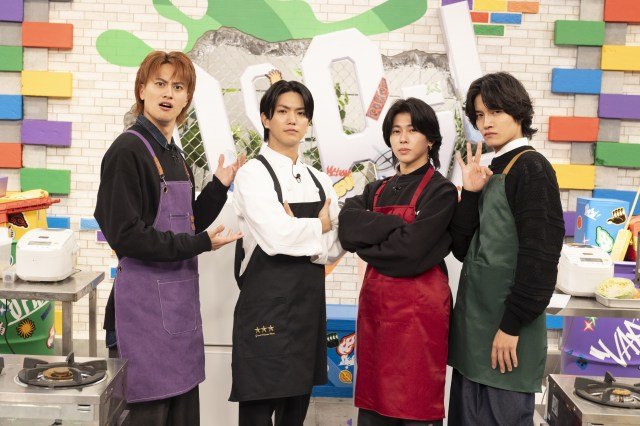 7日深夜放送『Aぇ! groupのQ&Aぇ!』に出演する(左から)小島健、正門良規、末澤誠也、佐野晶哉(C)フジテレビ