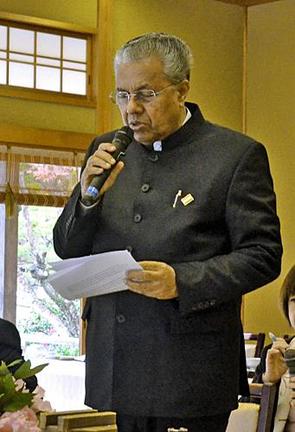 中海・宍道湖・大山圏域市長会との会談であいさつするピナライ・ヴィジャヤン首相＝松江市八束町、由志園