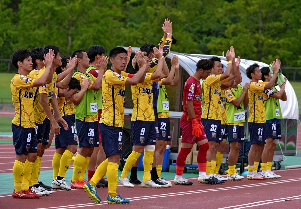 FC神楽しまね　練習着 FC神楽しまね、経営難続く アウェー戦は宿泊せず当日移動 資金援助募る