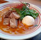 野本栄二さんが、あべのハルカス限定で販売する「えびそば味噌（マスカルポーネ）」