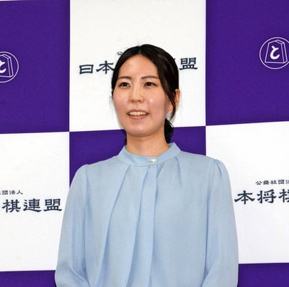 朝刊先読み！】里見女流四冠「強い方々と戦いたい」 女性初のプロ棋士